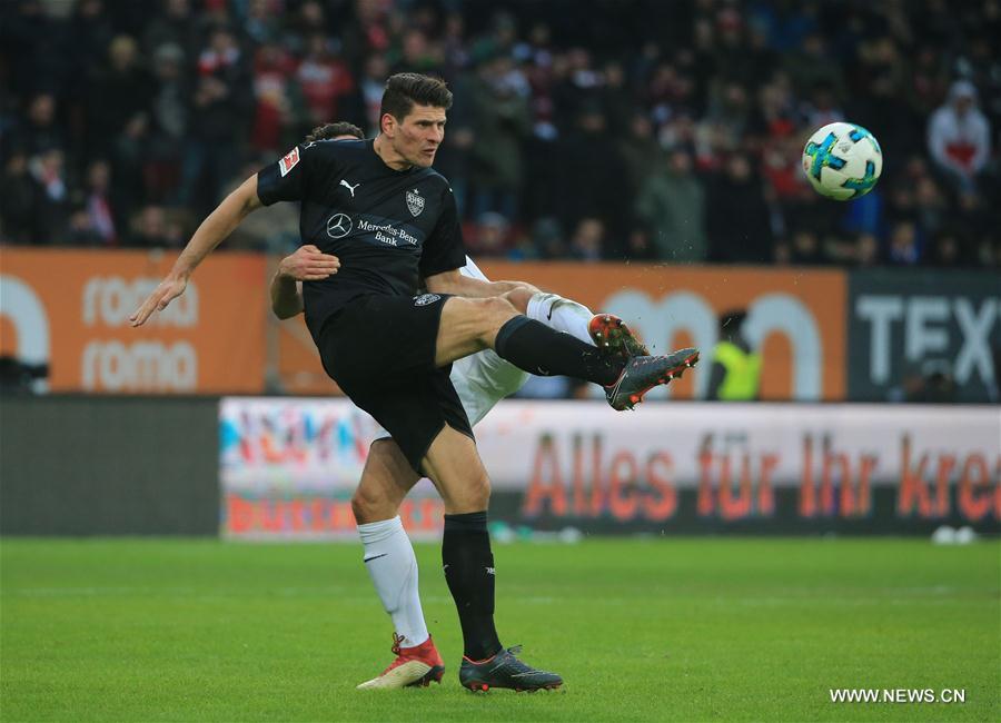 (SP)GERMANY-AUGSBURG-SOCCER-BUNDESLIGA-AUGSBURG VS STUTTGART