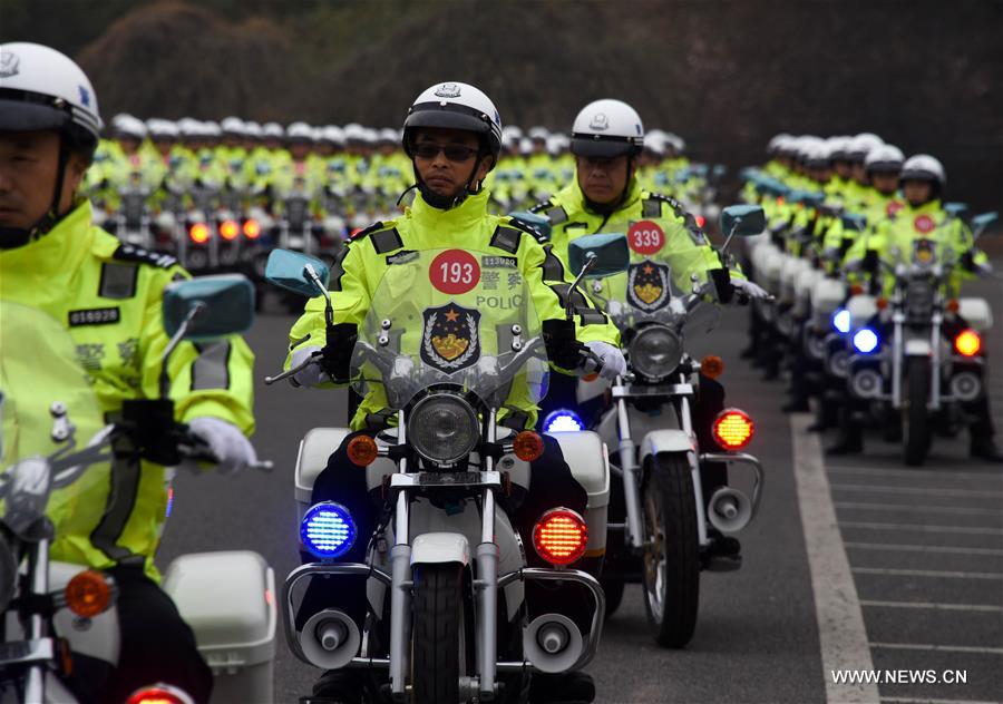 CHINA-QINGDAO-POLICE-MOTORCYCLE-HANDOVER (CN)