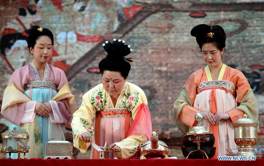 CHINA-SHAANXI-XI'AN-TEA ART