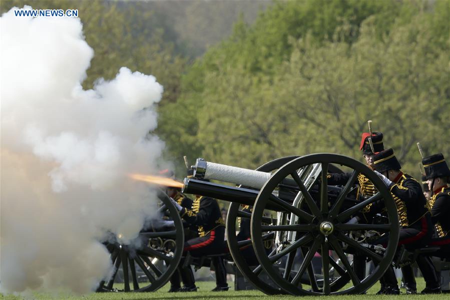 BRITAIN-LONDON-QUEEN-BIRTHDAY-GUN SALUTE