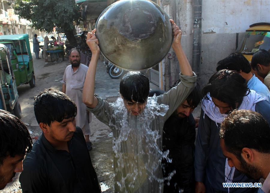 PAKISTAN-PESHAWAR-HEATWAVE