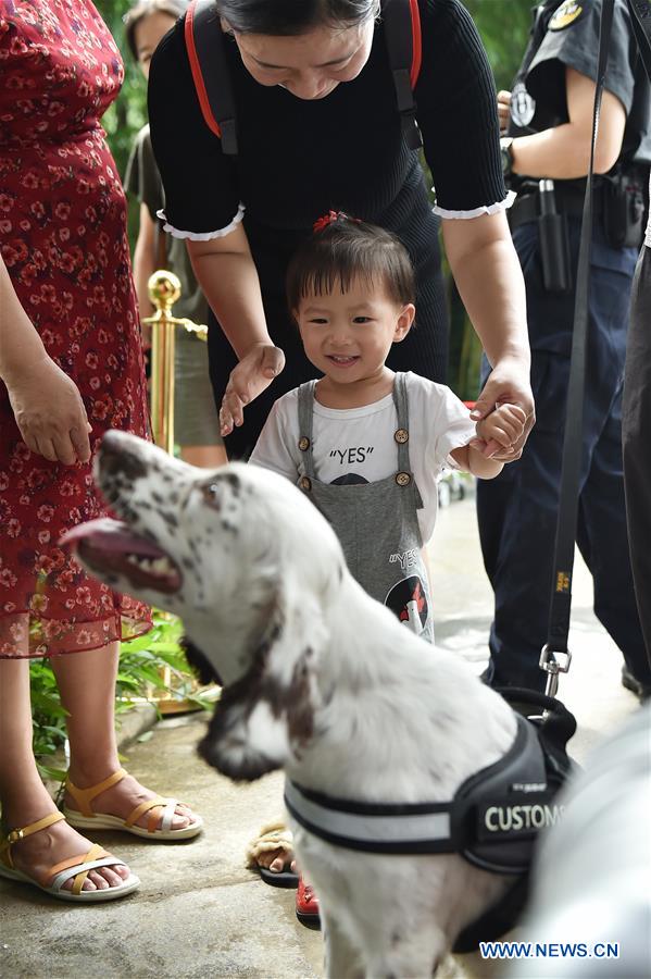 CHINA-GUANGZHOU-DRUG-SNIFFING DOGS (CN)