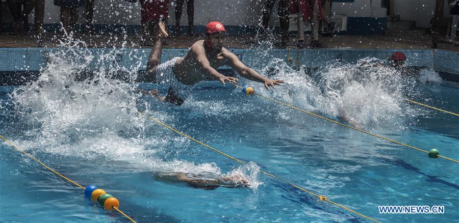 (SP)INDIA-KOLKATA-BLIND STUDENTS SWIMMING