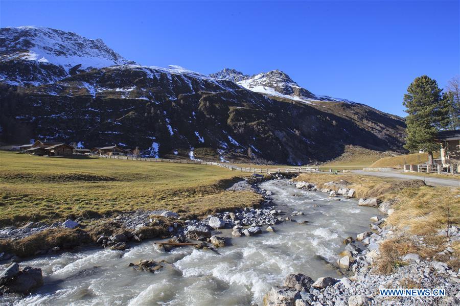 SWITZERLAND-DAVOS-AUTUMN-SCENERY