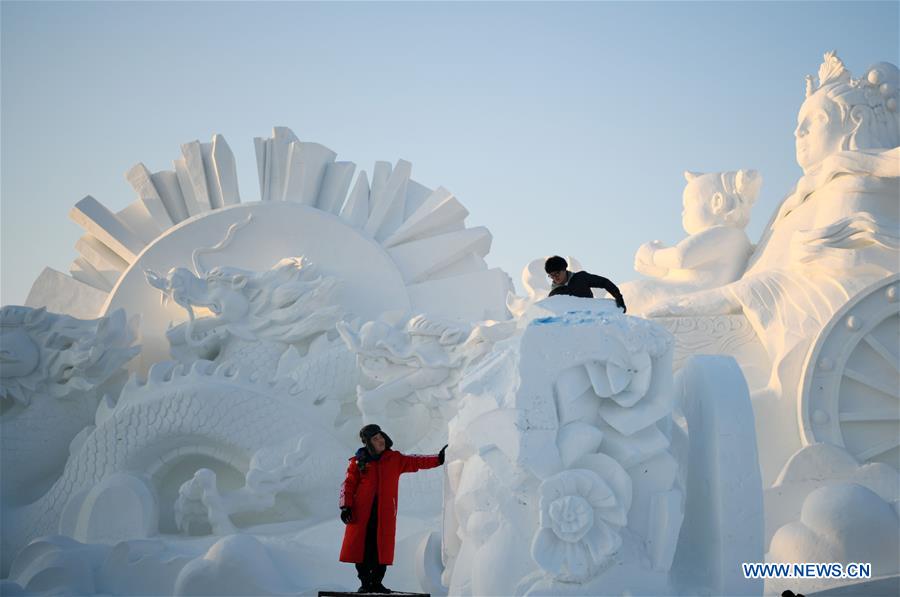 CHINA-HARBIN-SNOW SCULPTURE (CN)