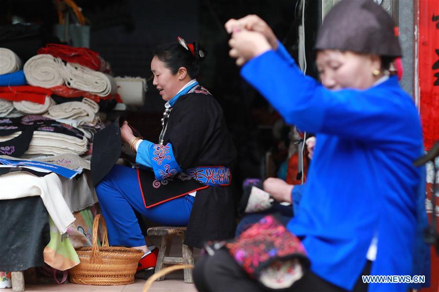 CHINA-GUIZHOU-JINPING-EMBROIDERY (CN)