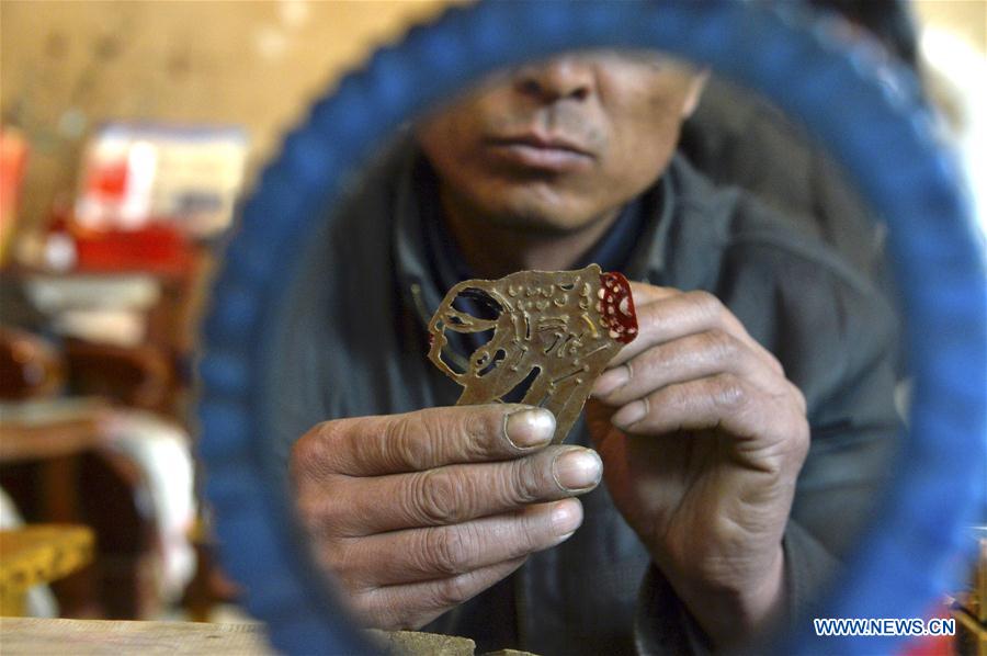 CHINA-GANSU-FOLK ART-SHADOW PUPPET (CN)