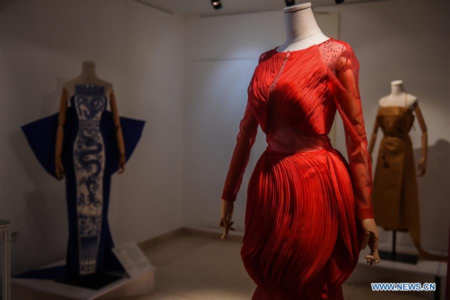 RUSSIA-MOSCOW-CHINA-SILK-FASHION-EXHIBITION