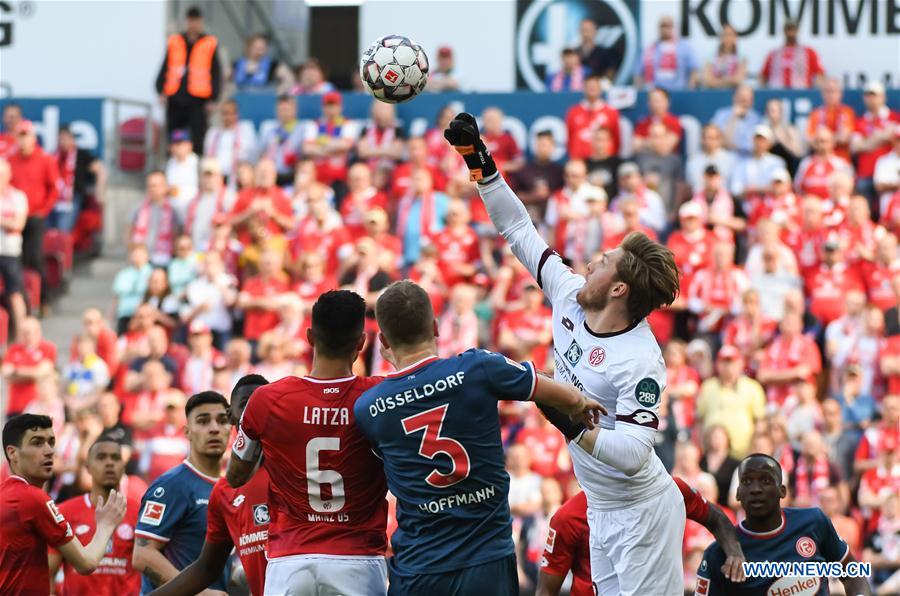 (SP)GERMANY-MAINZ-SOCCER-BUNDESLIGA-MAINZ VS DUESSELDORF