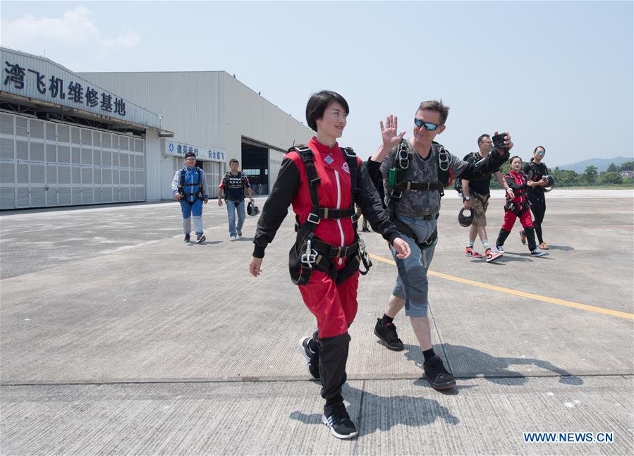 CHINA-ZHEJIANG-JIANDE-PARACHUTING TOURISM (CN)