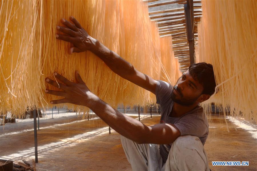 PAKISTAN-LAHORE-EID AL-FITR-PREPARATION