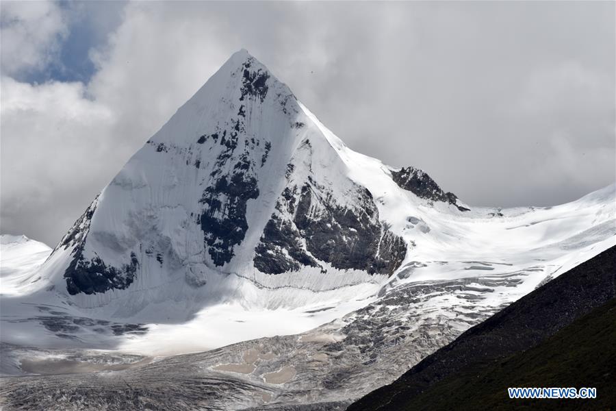 CHINA-TIBET-SNOW MOUNTAIN (CN)