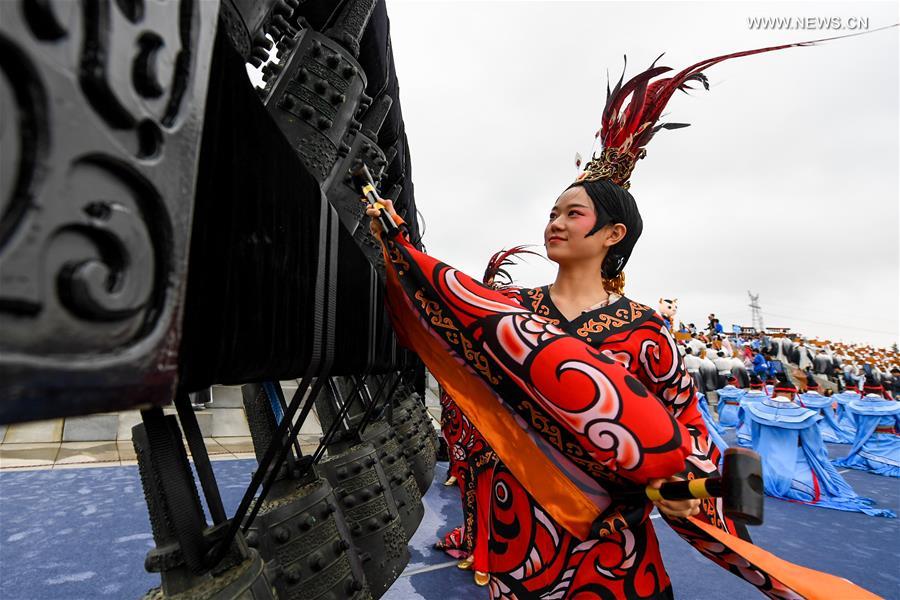 (SP)CHINA-ZHENGZHOU-NATIONAL TRADITIONAL GAMES OF ETHNIC MINORITIES-PERFORMANCE GALA