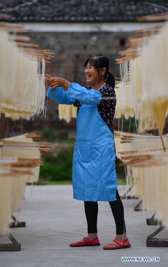 CHINA-JIANGXI-NOODLES DRYING (CN)