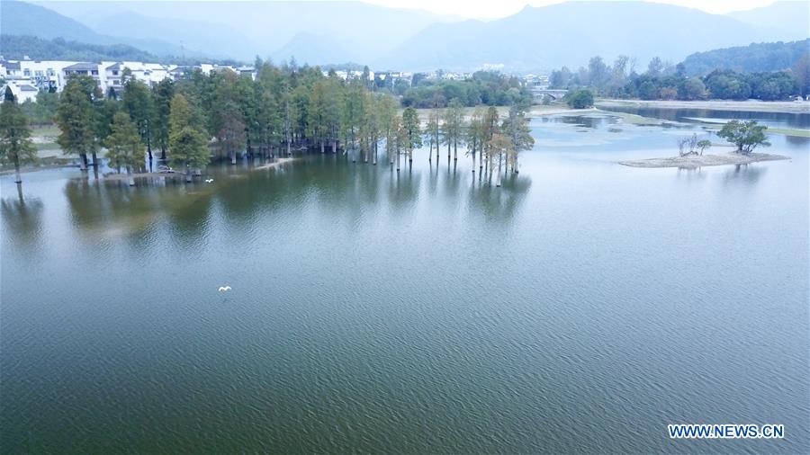 CHINA-ANHUI-YIXIAN-AUTUMN SCENERY (CN)