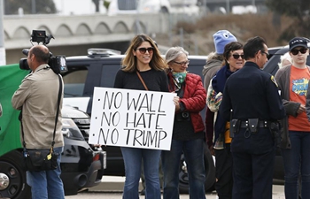 Trump, in California, inspects prototypes for controversial Mexico border wall