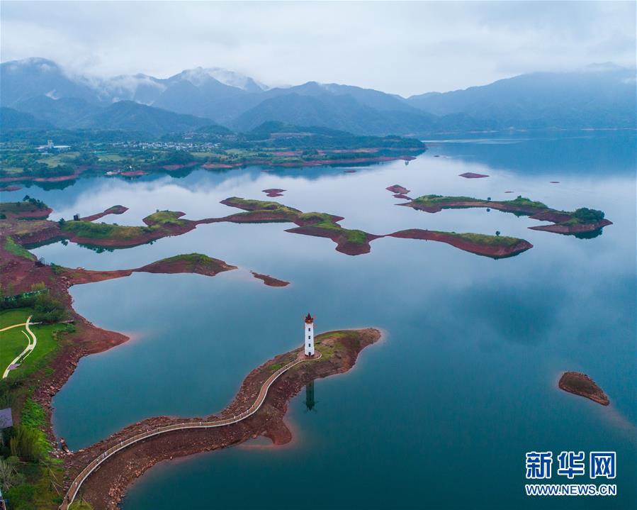 （壯闊東方潮 奮進(jìn)新時(shí)代——慶祝改革開放40年）（6）美麗中華大地書寫綠色傳奇