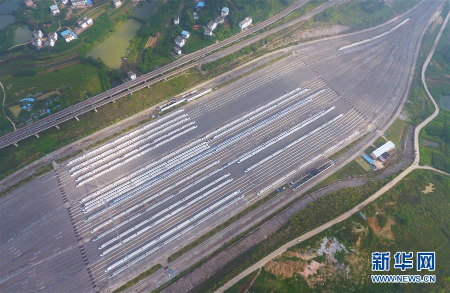 （經(jīng)濟(jì)）（1）全國鐵路實行新列車運行圖