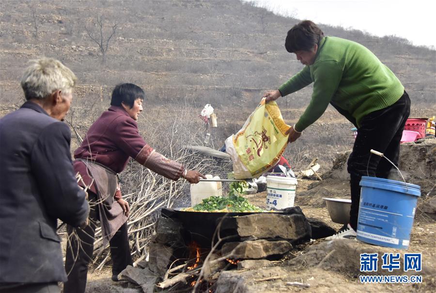 （在習近平新時代中國特色社會主義思想指引下——新時代新作為新篇章·圖文互動）（3）“困難面前有我們”——太行山革命老區(qū)一個小山村的蝶變