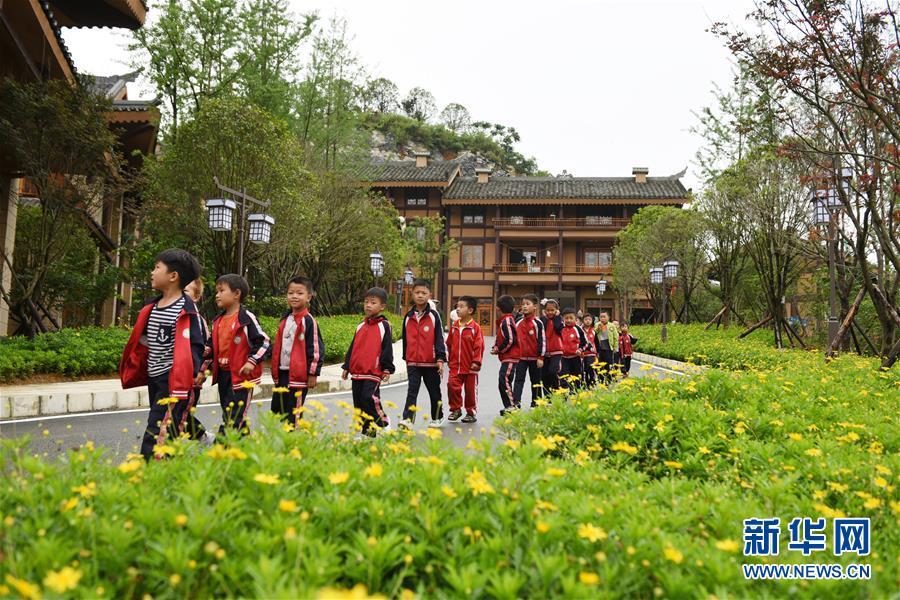 （壯麗70年·奮斗新時代·圖文互動）（6）奮進的阿妹戚托——貴州三寶彝族鄉(xiāng)整鄉(xiāng)搬遷見聞