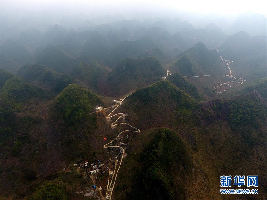 （壯麗70年·奮斗新時代——共和國發(fā)展成就巡禮）（10）人暢其行、貨暢其流——共和國交通運輸業(yè)發(fā)展成就巡禮