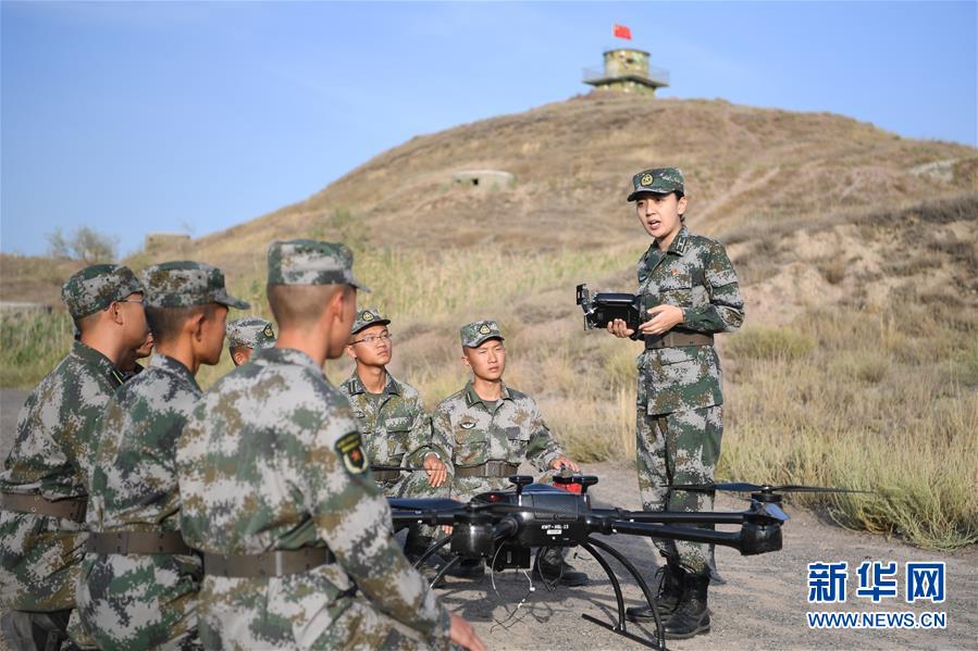 （圖文互動(dòng)）（1）歷史的見(jiàn)證——陸軍邊海防學(xué)院維吾爾族女講師其曼古力一家三代守疆固邊記事