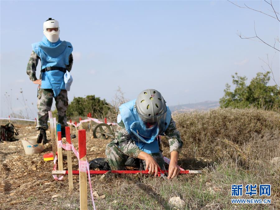 （新華全媒頭條·圖文互動）（12）沿著中國特色強軍之路闊步前進——黨中央、中央軍委領(lǐng)導(dǎo)推進國防和軍隊建設(shè)70年紀(jì)實