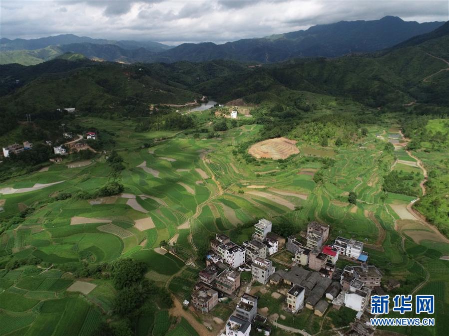 （在習(xí)近平新時(shí)代中國(guó)特色社會(huì)主義思想指引下——新時(shí)代新作為新篇章·習(xí)近平總書(shū)記關(guān)切事·圖文互動(dòng)）（4）新生活、新盼頭——脫貧攻堅(jiān)新形勢(shì)速覽