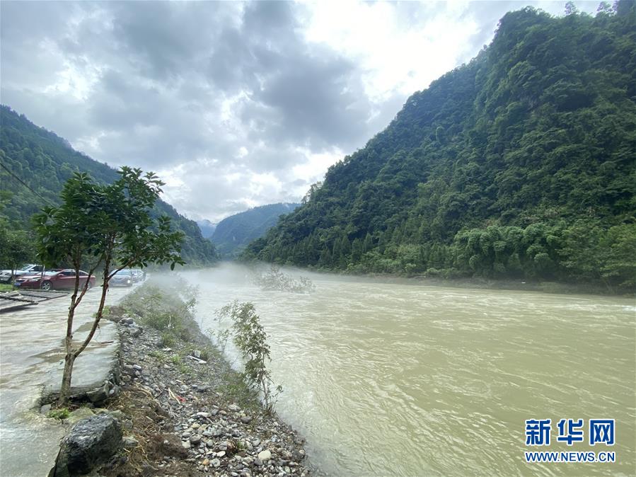 （防汛抗洪·圖文互動）（1）山洪襲來前，澧水河畔大轉(zhuǎn)移