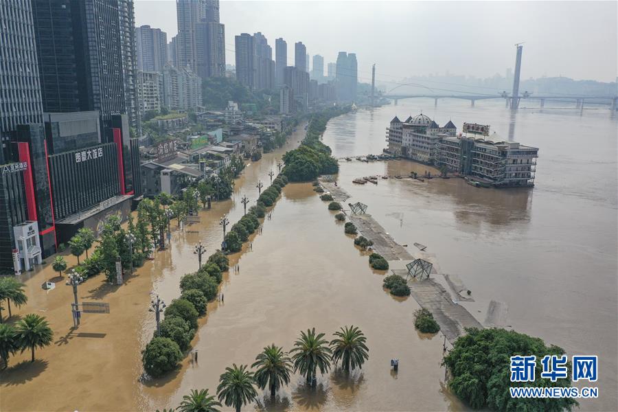 （防汛抗洪·圖文互動）（10）救援，在被洪水漫過的街巷之間——直擊重慶長江、嘉陵江抗洪一線