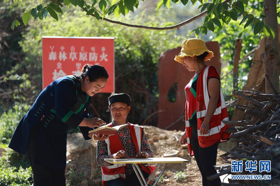 （代表委員履職）（6）全國人大代表吉克石烏：創(chuàng)建“四好”挑起脫貧大梁