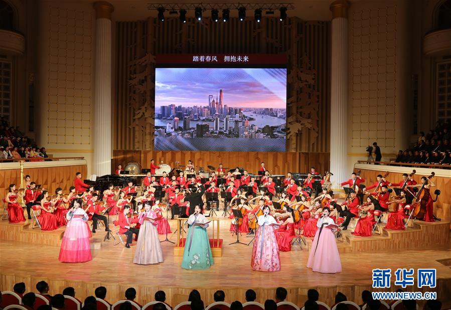 （國際）（4）朝鮮三池淵管弦樂團(tuán)在平壤舉行文藝演出